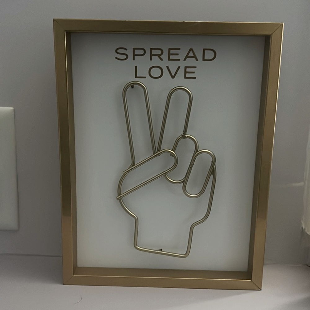 Spread Love Wall/Table Decor